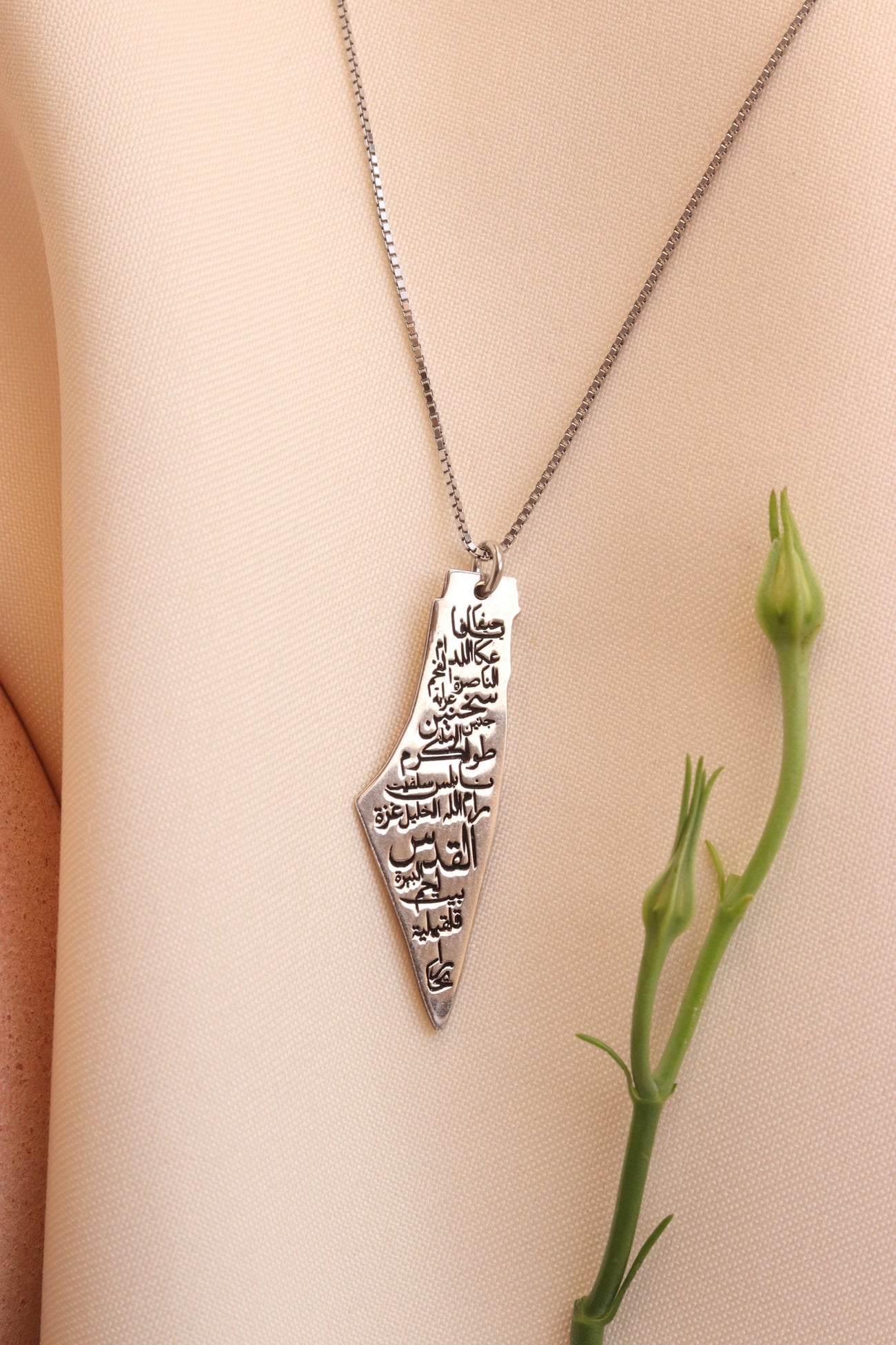 TCB-Necklace(Palestine map with cities engraved inside)Silver