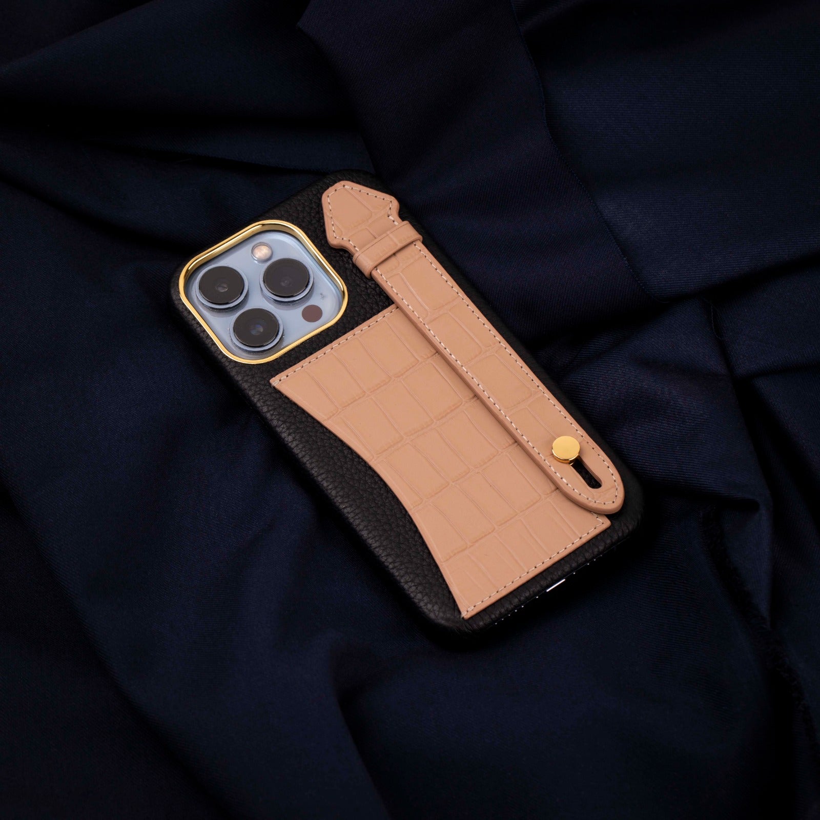 GLANCES: phone case- Embossed crocodile nude