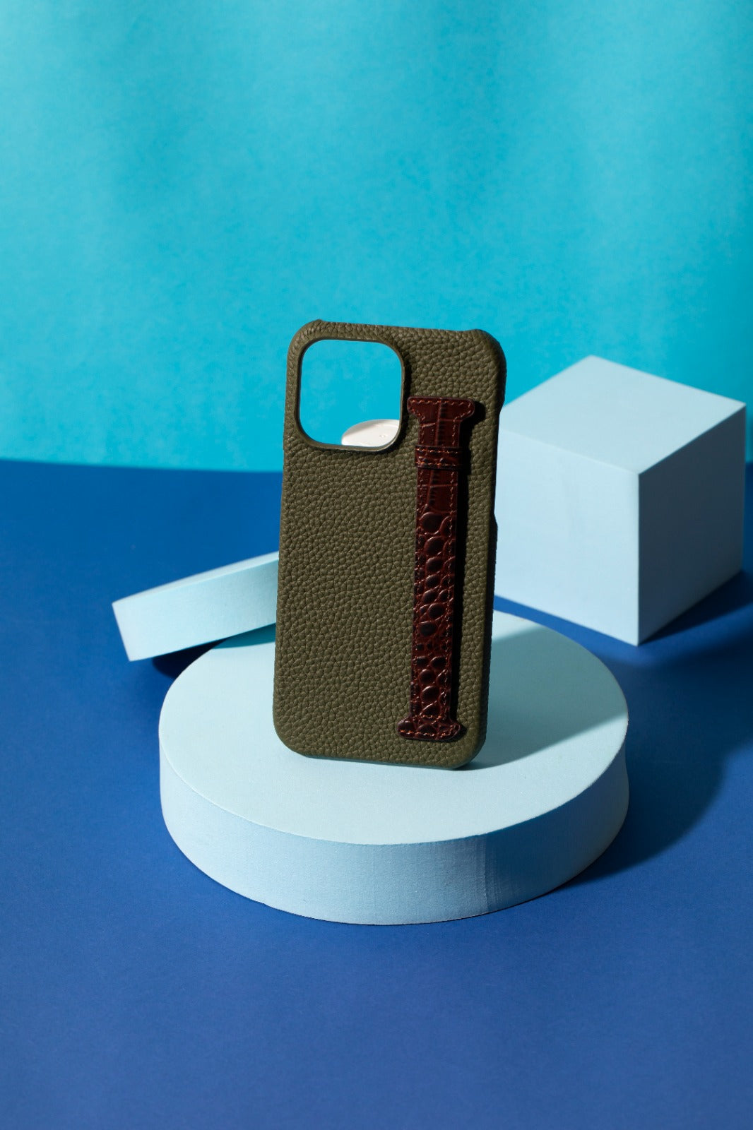 GLANCES: phone case-Pine cone green Togo brown