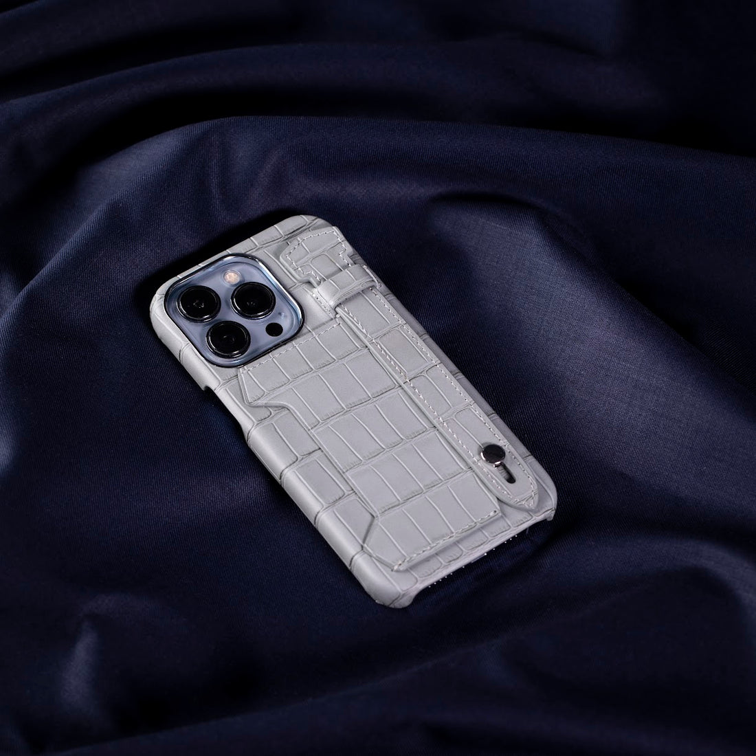 GLANCES: phone case-embossed crocodile gray