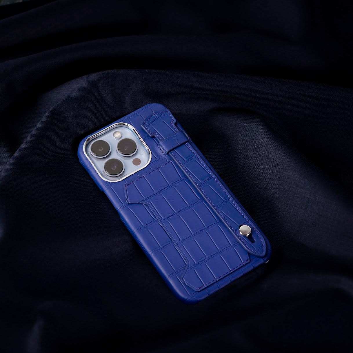 GLANCES: phone case- Embossed crocodile Blue